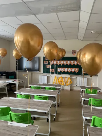 Оформление кабинета шарами